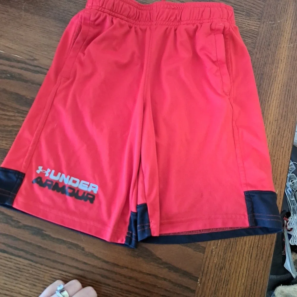 Under Armour Boys HeatGear Athletic Shorts Lot of 3 Navy Red Blue Size YSM Small